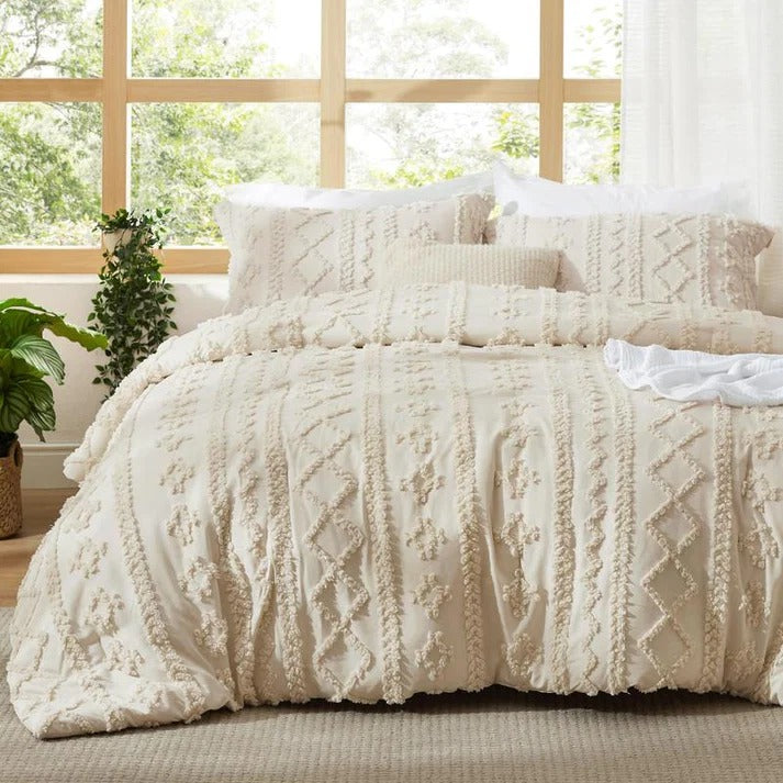 WANDERLLY - BOHO DELUXE TUFTED DECORATIVE COMFORTER SET